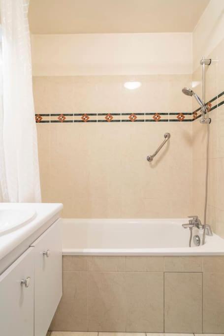 Appartement Avec Jardin Et Terrasse Pres De Paris Мант-ла-Жоли Екстериор снимка